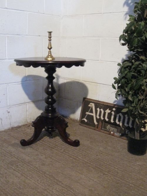fig 1. VERY PRETTY ANTIQUE VICTORIAN SIDE WINE TABLE C1880