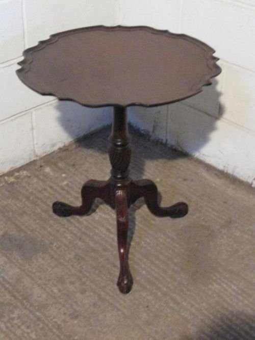 Very Pretty Antique Edwardian Mahogany Tripod Table C1900