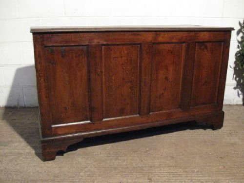 fig 1. LARGE ANTIQUE EARLY GEORGIAN COUNTRY OAK COFFER C1740 EWDB160/29.10