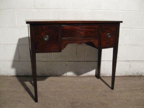 fig 1. ANTIQUE GEORGIAN BOW FRONT MAHOGANY LOW BOY SIDE TABLE C1780 WDB180/1.11