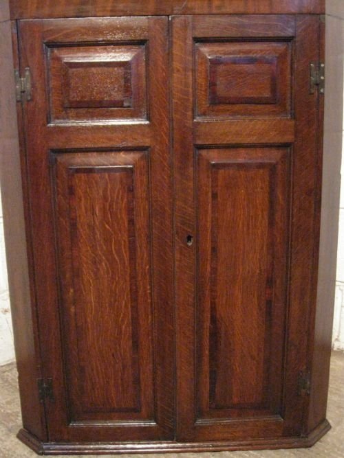 fig 1. ANTIQUE GEORGIAN OAK & MAHOGANY CORNER CABINET C1780 WDB110/25.11