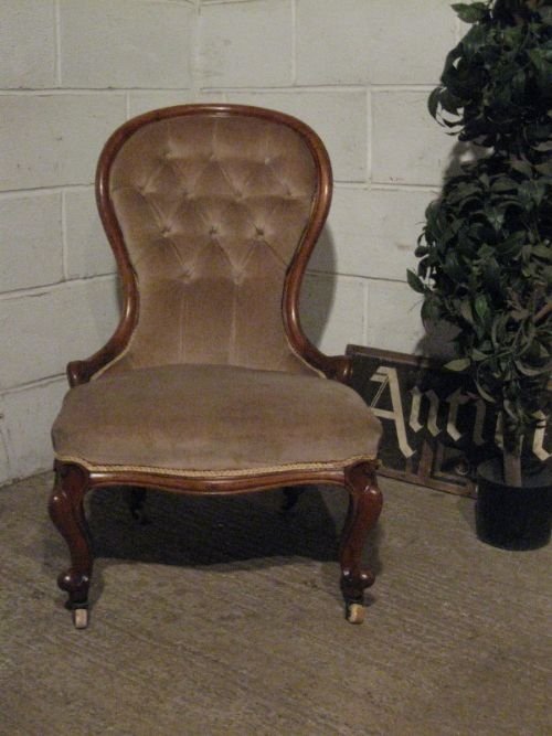 fig 1. ANTIQUE VICTORIAN WALNUT SPOON BACK NURSING CHAIR C1860 E18.1/WT40/19.1
