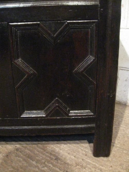 fig 1. ANTIQUE 17TH CENTURY CROMWELLIAN COUNTRY OAK PEGGED COFFER CHEST C1640 WDB4427/9.4
