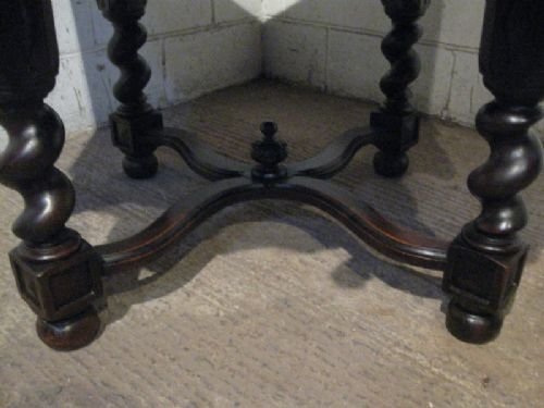 fig 1. ANTIQUE EARLY VICTORIAN OCTAGONAL CAROLEAN OAK CENTRE DRUM OR SMALL  DINING TABLE C1850 WDB260/28.4