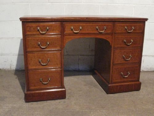Lovely Antique Victorian Mahogany Pedastal Kneehole Desk C1880 Wdb160/5.4