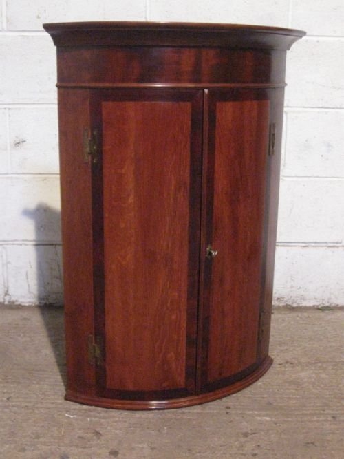 Antique Georgian Oak and Mahogany Barrel Front Corner Cabinet C1780 Wdb150/19.5