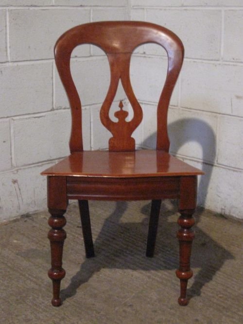 fig 1. SUPERB SET FOUR ANTIQUE MAHOGANY VICTORIAN BALLOON OR SPEAR BACK DINING CHAIRS C1860 WDB4884/25.5