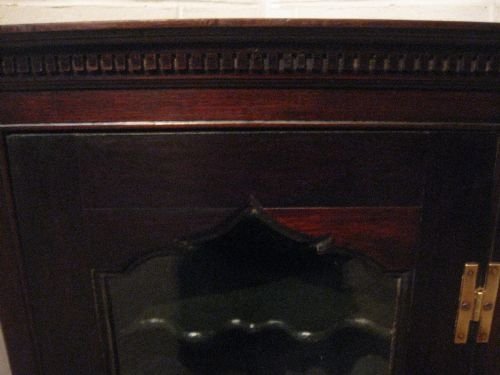 fig 1. ANTIQUE GEORGIAN MAHOGANY CORNER CABINET C1780 WDB4852/17.6