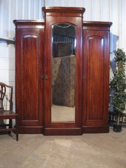 fig 1. ANTIQUE VICTORIAN MAHOGANY BREAKFRONT TRIPLE WARDROBE COMPACTUM C1880 WD4997/1.9