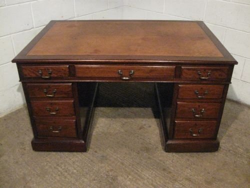 fig 1. ANTIQUE VICTORIAN MAHOGANY TWIN PEDASTAL LEATHER TOPPED DESK C1890 WDB6055/29.9