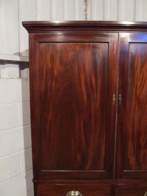 fig 2. ANTIQUE REGENCY MAHOGANY CLOTHES PRESS WARDROBE ARMOIRE C1800 WDB6148/22.11