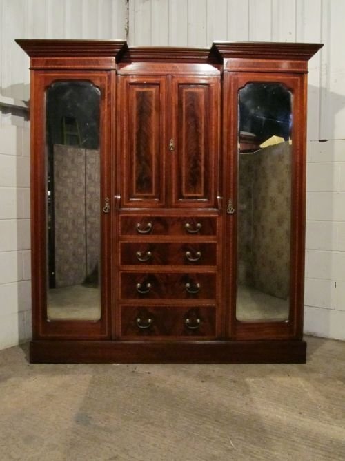 fig 1. SUPERB ANTIQUE EDWARDIAN MAHOGANY TRIPLE WARDROBE COMPACTUM C1900 WDB6126/29.11