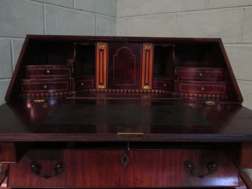 fig 3. ANTIQUE EARLY 19TH CENTURY MAHOGANY BOMBE BUREAU C1840 WDB6210/4.1