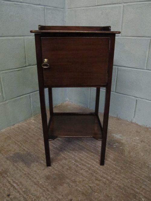 fig 1. ANTIQUE REGENCY MAHOGANY POT CUPBOARD BEDSIDE CABINET C1800 WM6229/25.1