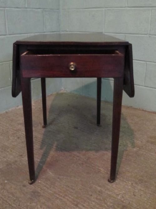fig 2. ANTIQUE REGENCY MAHOGANY PEMBROKE TABLE C1820