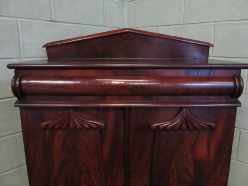 fig 2. ANTIQUE SMALL WILLIAM 1V MAHOGANY CHIFFONIER SIDEBOARD C1830 6219/7.2