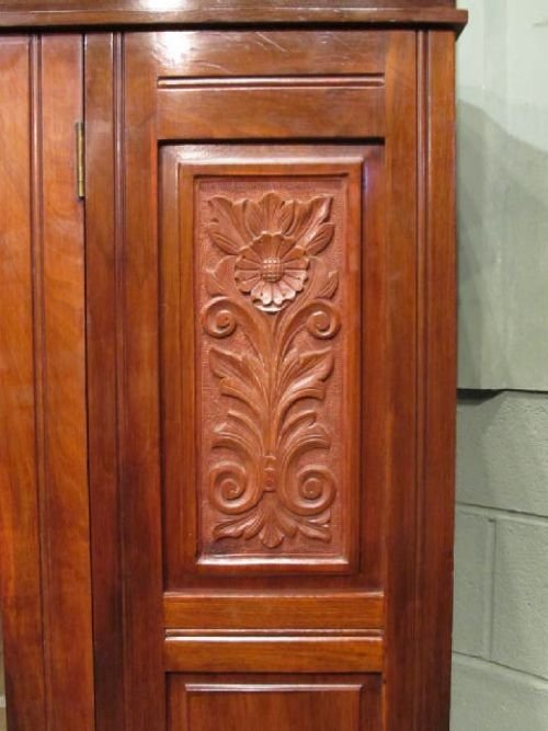 fig 2. ANTIQUE VICTORIAN WALNUT SINGLE WARDROBE C1880 W6349/4.4
