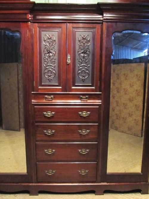 fig 2. ANTIQUE VICTORIAN MAHOGANY TRIPLE WARDROBE COMPACTUM C1890 W6417/16.5