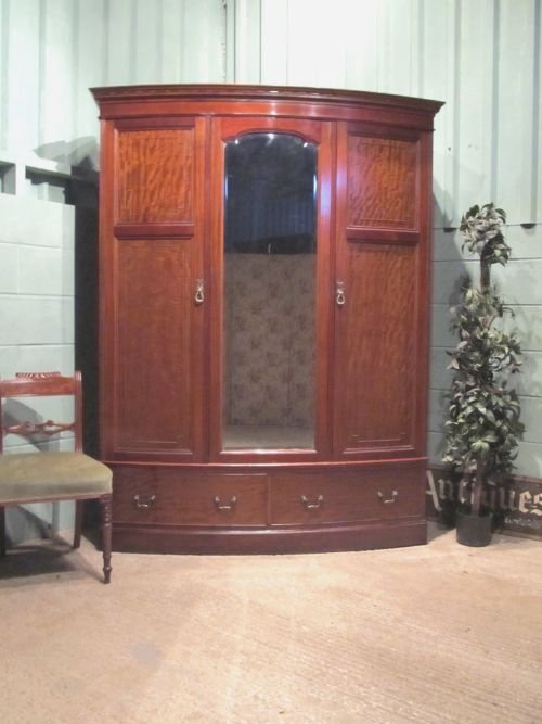 Antique Victorian Mahogany Bow Front Triple Wardrobe C1880 W6426/16.5