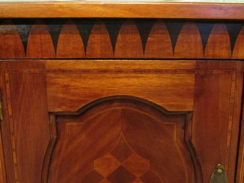 fig 2. ANTIQUE PAIR SUPERB QUALITY EDWARDIAN MAHOGANY INLAID BEDSIDE CABINETS C1900
