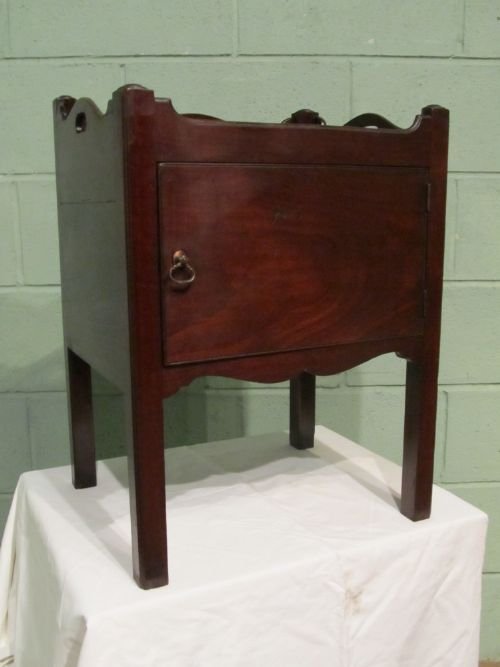 Antique Georgian Mahogany Low Bedside Cabinet Pot Cupboard C1780 W6534/1.8