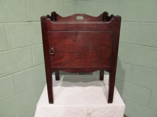 fig 1. ANTIQUE GEORGIAN MAHOGANY LOW BEDSIDE CABINET POT CUPBOARD C1780 W6534/1.8