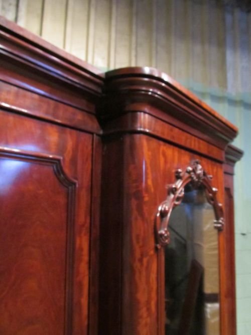 fig 1. ANTIQUE VICTORIAN MAHOGANY TRIPLE BREAKFRONT WARDROBE ARMOIRE COMPACTUM C1880 W6554/22.8