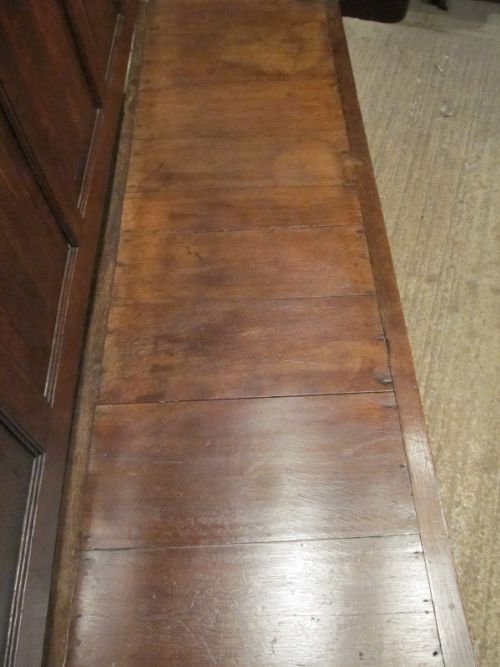 fig 2. ANTIQUE GEORGIAN JOINED OAK & MAHOGANY BANDED HALL SETTLE BENCH C1780/10.10