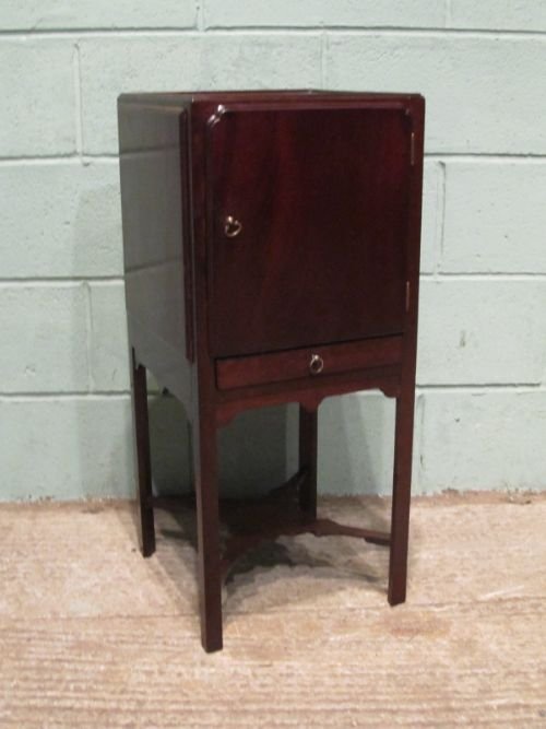 fig 1. ANTIQUE GEORGIAN MAHOGANY BEDSIDE CABINET CUPBOARD C1780 W6622/17.10