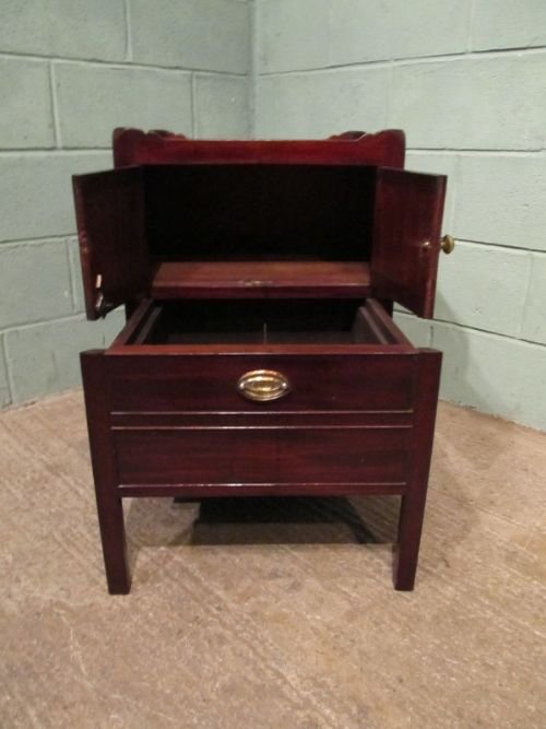 fig 2. ANTIQUE GEORGIAN MAHOGANY TRAY TOP CABINET CELLARETTE C1780 WM1