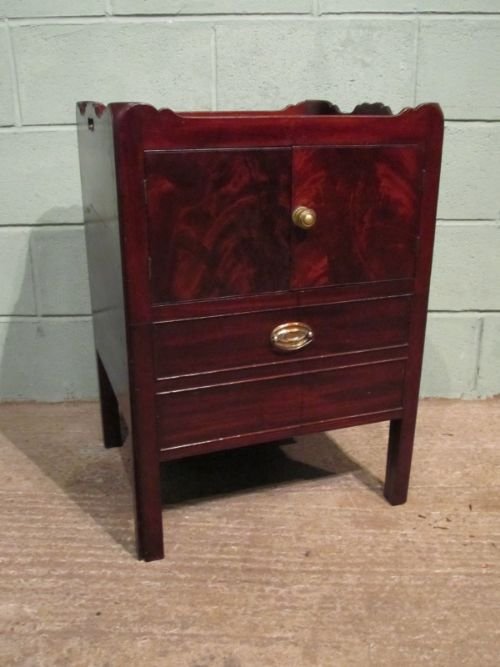 fig 1. ANTIQUE GEORGIAN MAHOGANY TRAY TOP CABINET CELLARETTE C1780 WM1