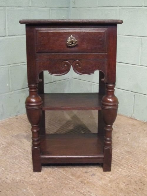 fig 1. ANTIQUE VICTORIAN OAK SIDE LAMP TABLE C1880 W6719/27.12