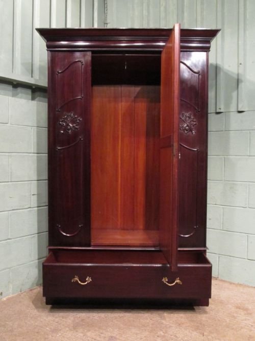 fig 2. ANTIQUE VICTORIAN ART NOUVEAU MAHOGANY WARDROBE & DRESSING TABLE SET C1890 W6712/4.1