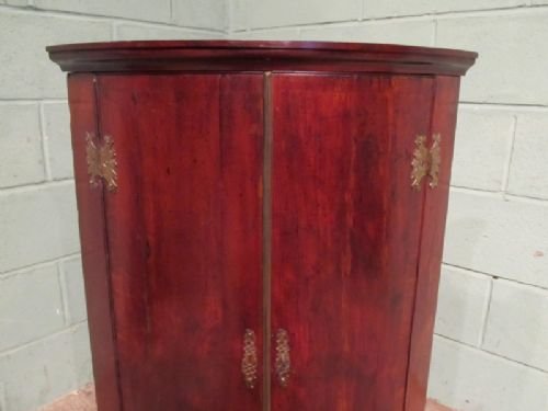 fig 2. ANTIQUE REGENCY MAHOGANY BARRELL FRONTED CORNER CABINET C1800 6737/9.1