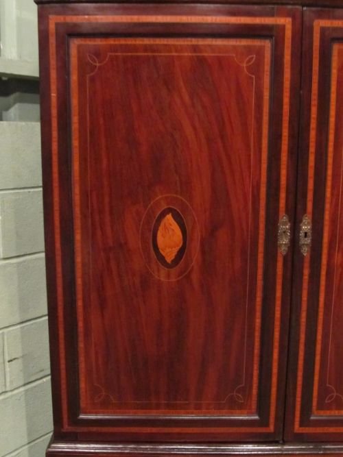 fig 2. ANTIQUE GEORGIAN MAHOGANY DWARF LINEN PRESS C1780 W6801/20.2