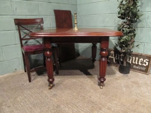 fig 1. ANTIQUE VICTORIAN MAHOGANY EXTENDING DINING TABLE SEATS 4 TO 8 W6875/26.3