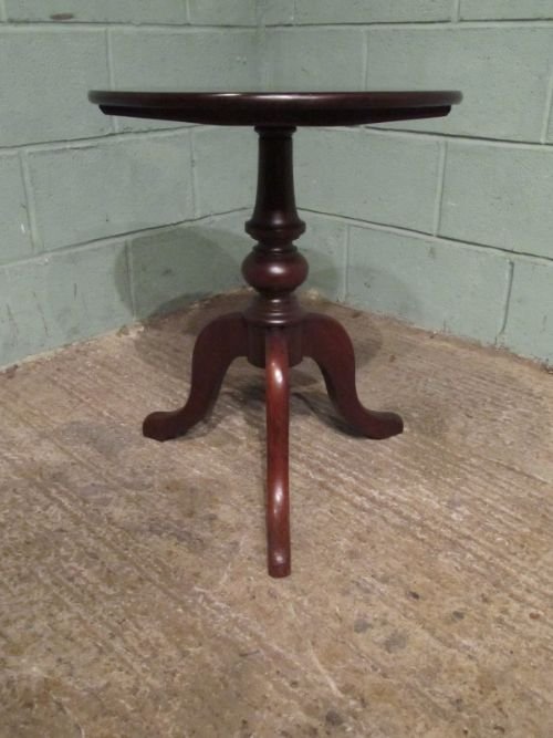 fig 1. ANTIQUE VICTORIAN MAHOGANY SIDE TRIPOD TABLE C1880 W7000/2.7