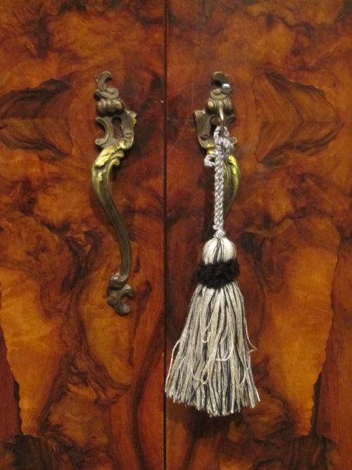 fig 1. ANTIQUE STUNNING ITALIAN BURR WALNUT SERPENTINE TRIPLE WARDROBE ARMOIRE 