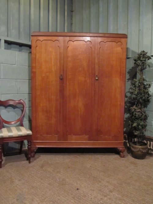 Antique Cotswold School Oak Triple Wardrobe C1920 W7209/3.12