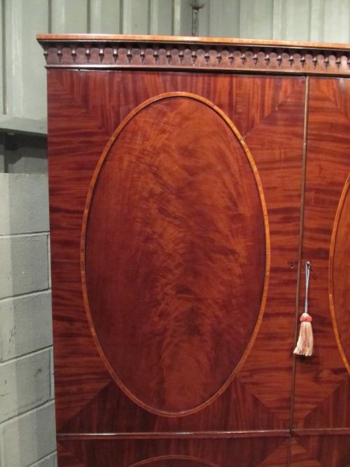 fig 2. ANTIQUE REGENCY FLAMED MAHOGANY LARGE DOUBLE WARDROBE C1820.