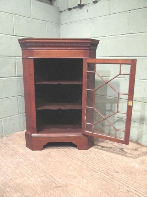fig 2. ANTIQUE 18TH CENTURY OAK ASTRAGAL GLAZED CORNER CABINET C1780