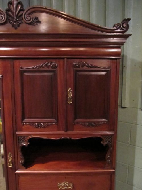 fig 2. ANTIQUE VICTORIAN MAHOGANY COMPACTUM WARDROBE C1880