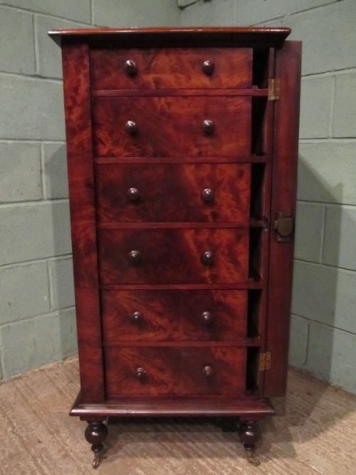 fig 2. ANTIQUE 19TH CENTURY FLAMeD MAHOGANY WELLINGTON CHEST C1860