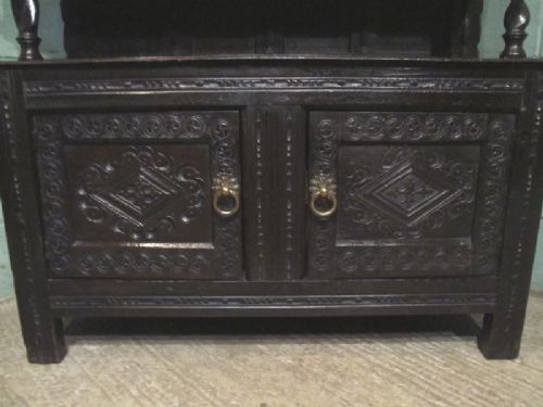 fig 2. ANTIQUE EARLY 18TH CENTURY SMALL DARK COUNTRY OAK COURT CUPBOARD C1730