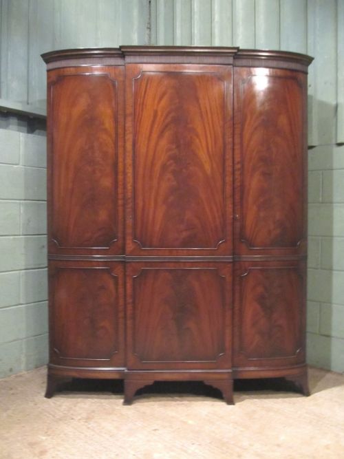 fig 1. ANTIQUE EDWARDIAN FLAMED MAHOGANY BREAKFRONT TRIPLE WARDROBE C1900