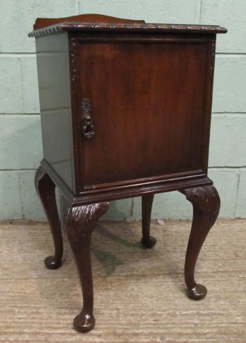 fig 5. ANTIQUE EDWARDIAN MAHOGANY BEDROOM SUITE BY WARING & GILLOW C1910