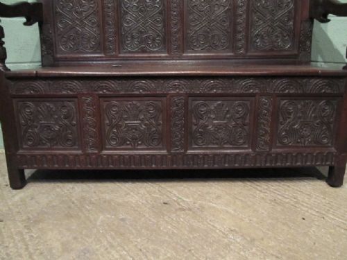 fig 1. ANTIQUE EARLY 18TH CENTURY GEORGIAN CARVED OAK BOX SETTLE C1730