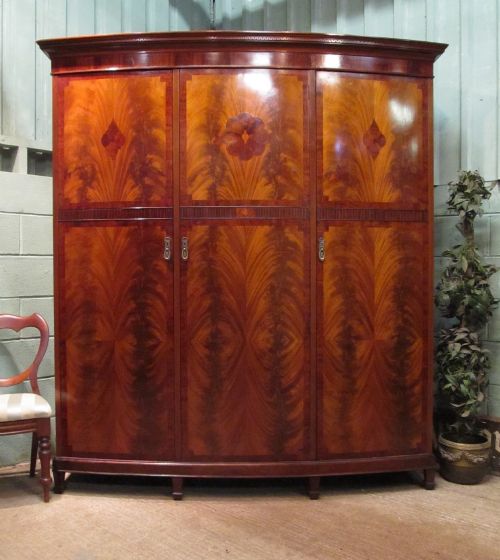 Antique Late Victorian Mahogany Bow Front Triple Wardrobe Compactum C1890