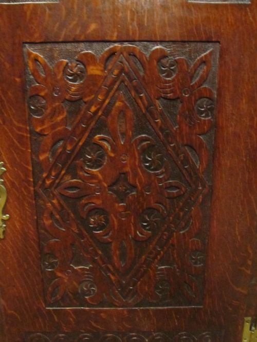 fig 1. ANTIQUE GEORGIAN CARVED OAK HANGING CORNER CABINET C1770