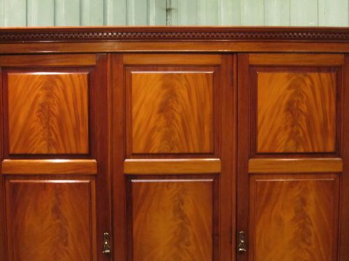 fig 1. FINE QUALITY ANTIQUE LATE 19TH CENTURY MAHOGANY TRIPLE WARDROBE C1890
